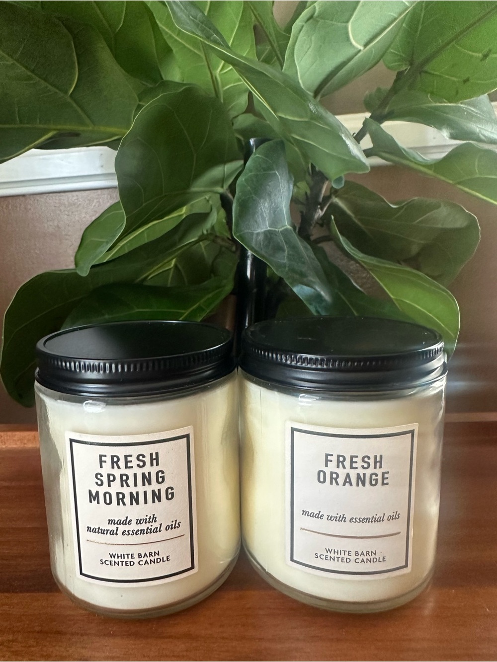 2 BATH & BODY WORKS WHITE BARN SCENTED